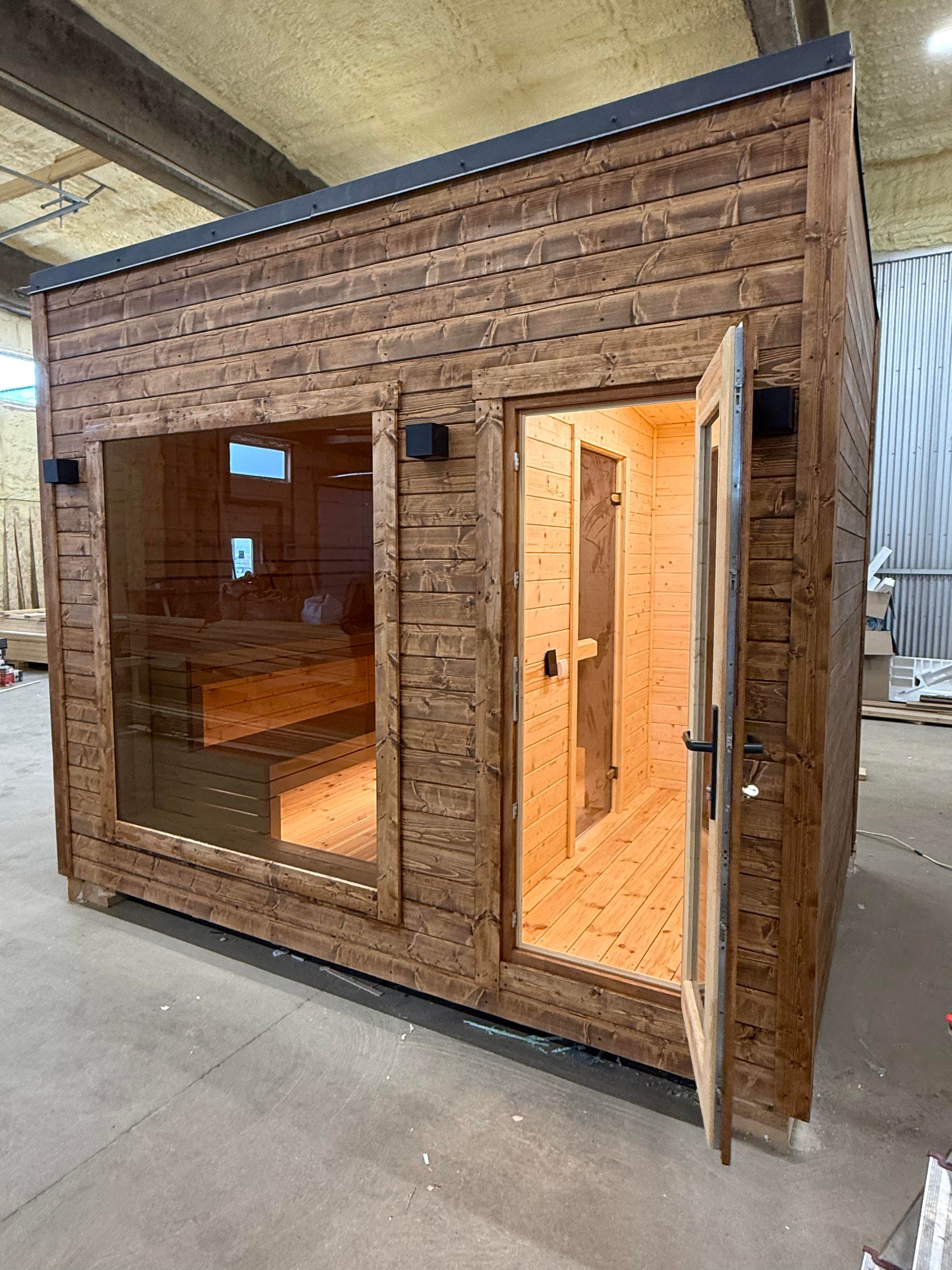 Elena mini: insulated sauna with enclosed patio